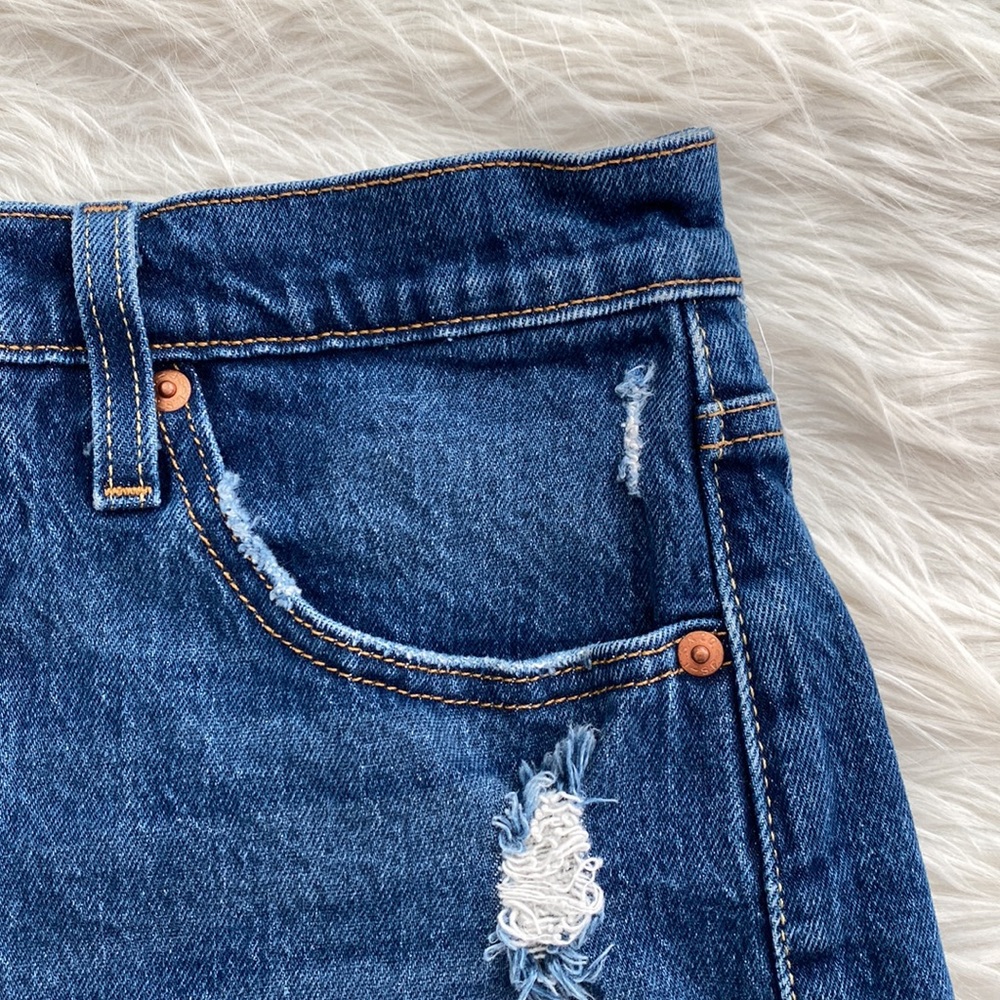 Levi’s | 501 Cut Off Denim Shorts - Picture 4 of 13